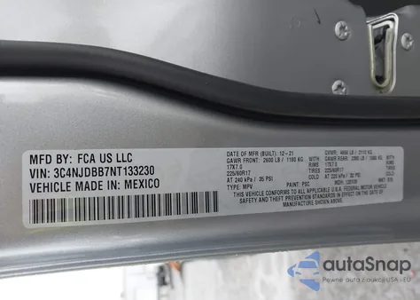 2022 Jeep Compass Latitude 4X4 z USA, uszkodzony, nr VIN 3C4NJDBB7NT133230